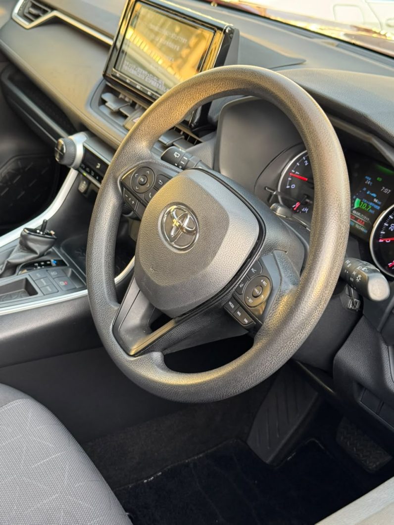 
								Toyota Rav 4 full									