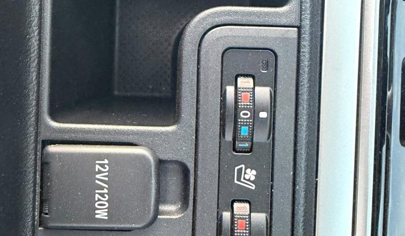 
								Toyota Land Cruiser Prado TX-L full									