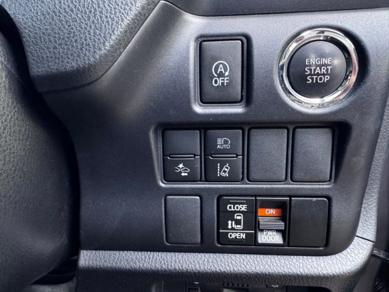 
								Toyota Noah full									