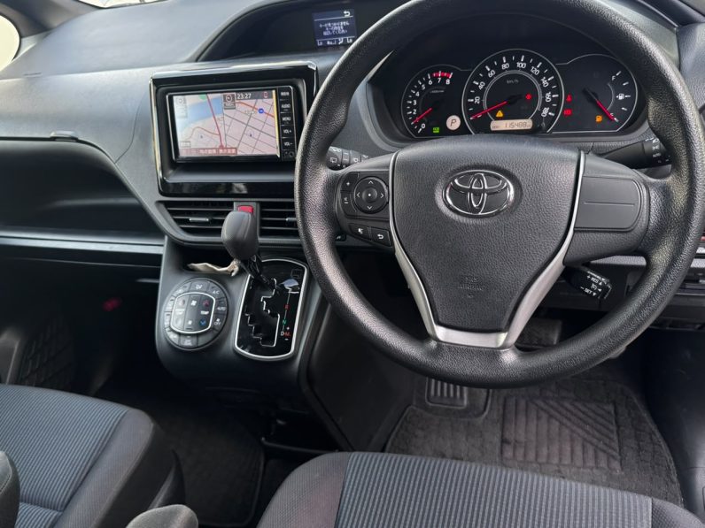
								Toyota Noah full									
