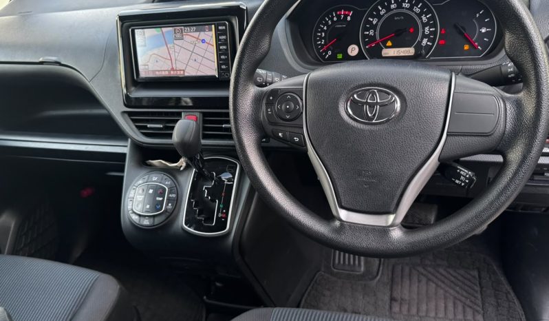 
								Toyota Noah full									