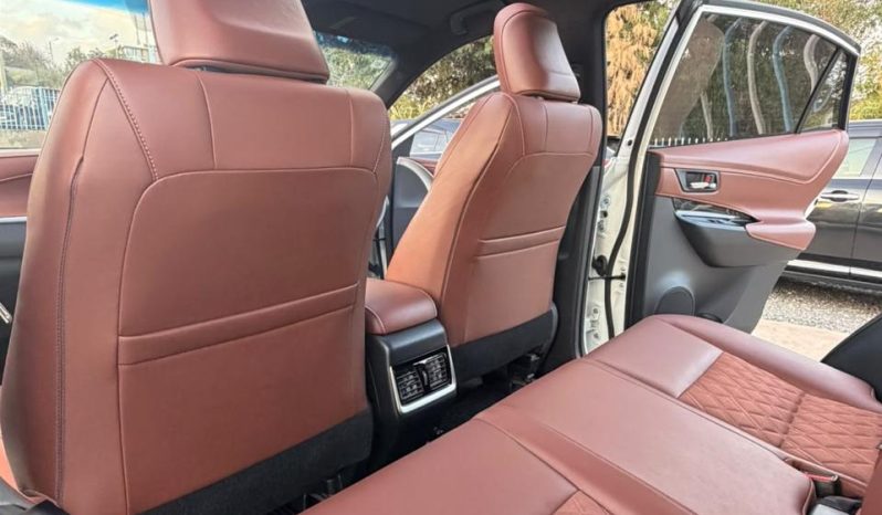 
								Toyota Harrier full									