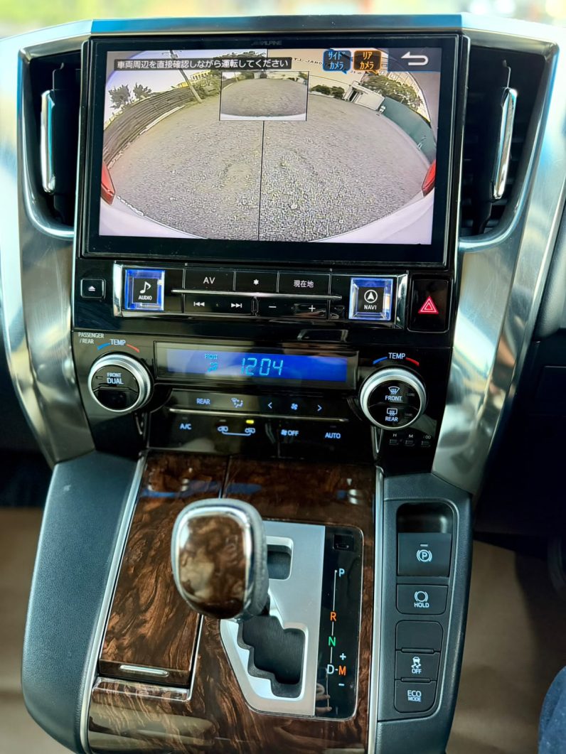 
								Toyota Alphard full									