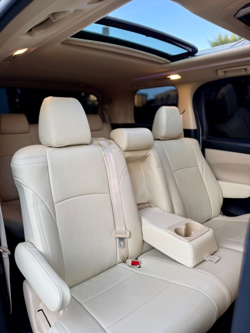
								Toyota Alphard full									