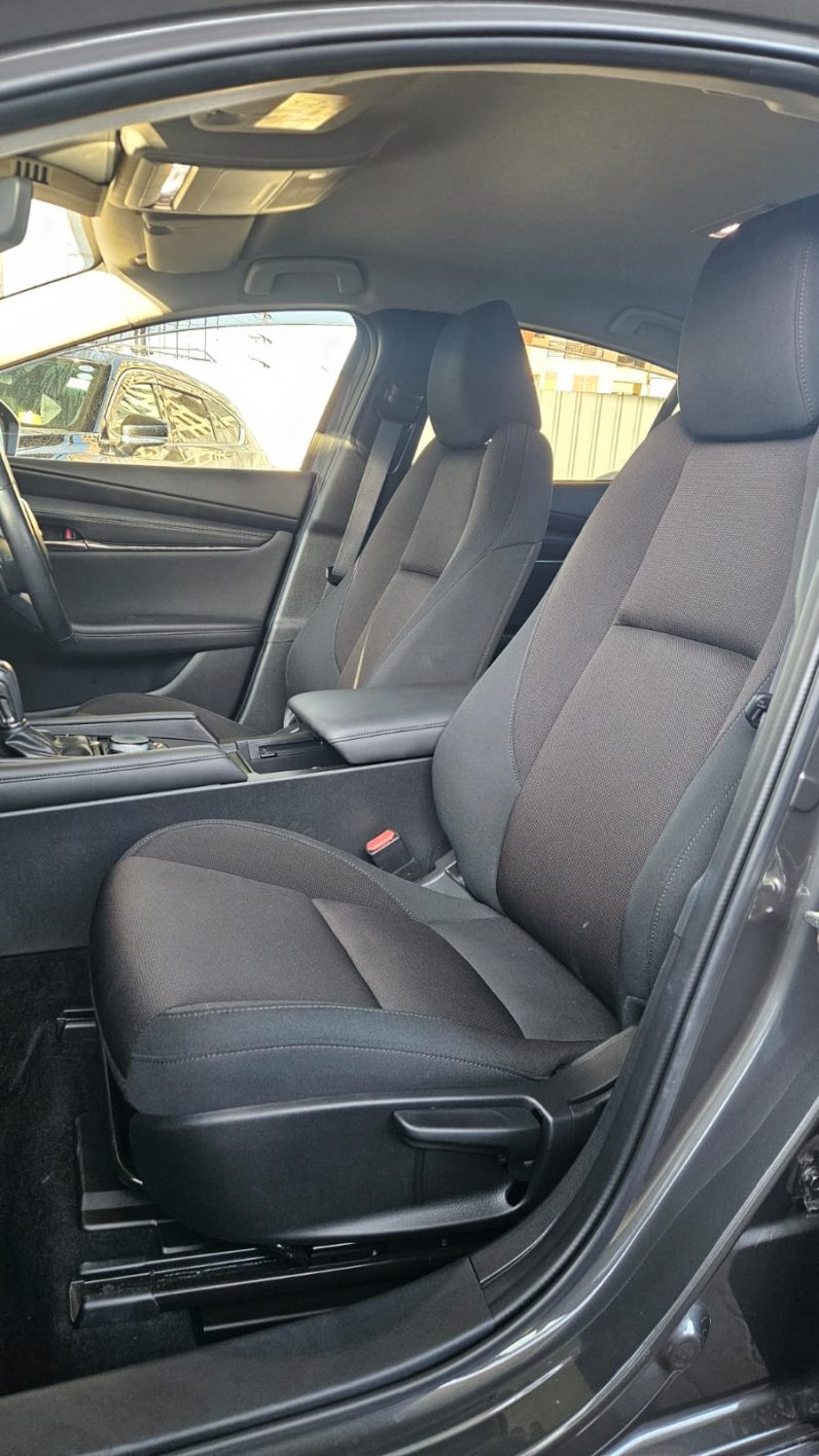 
								Mazda 3 full									