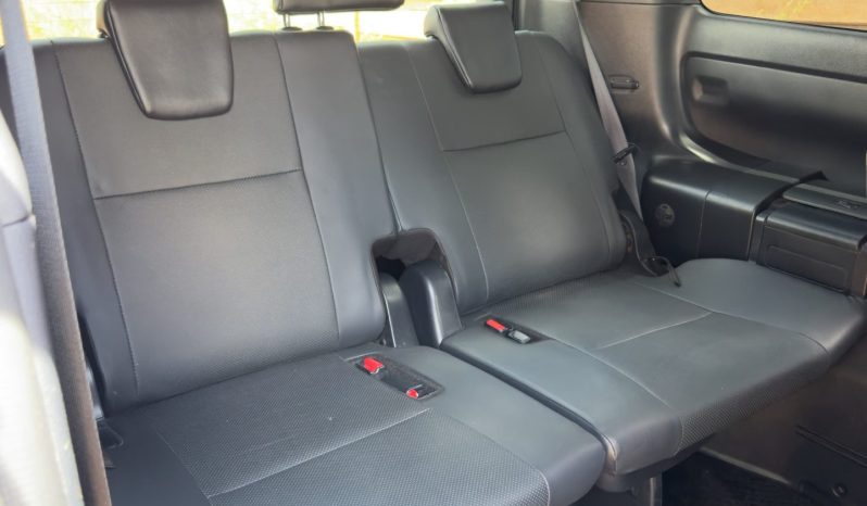 
								Toyota Esquire full									