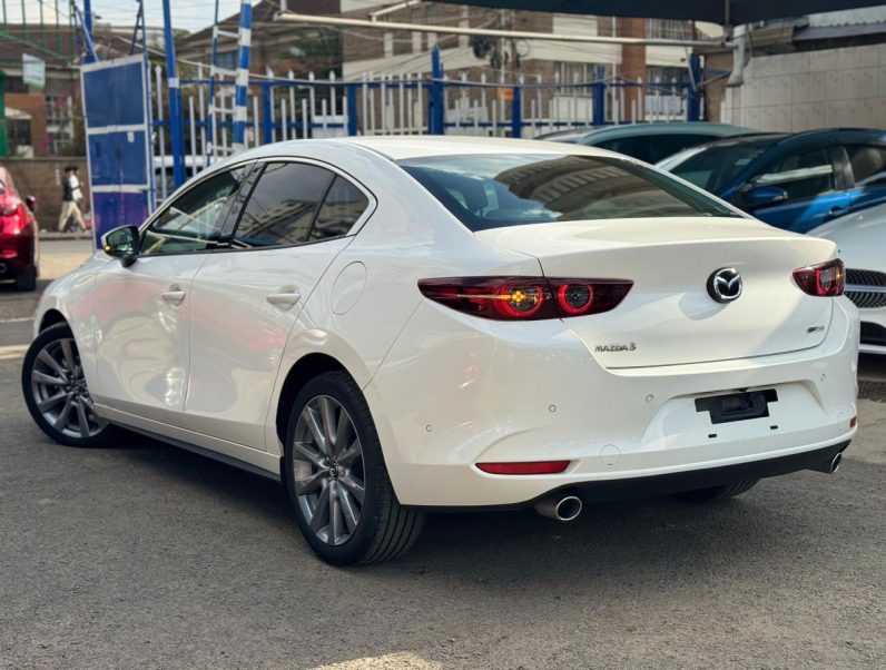 
								Mazda 3 full									