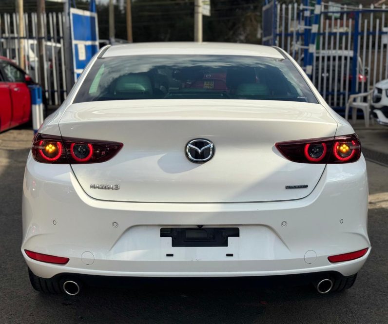 
								Mazda 3 full									
