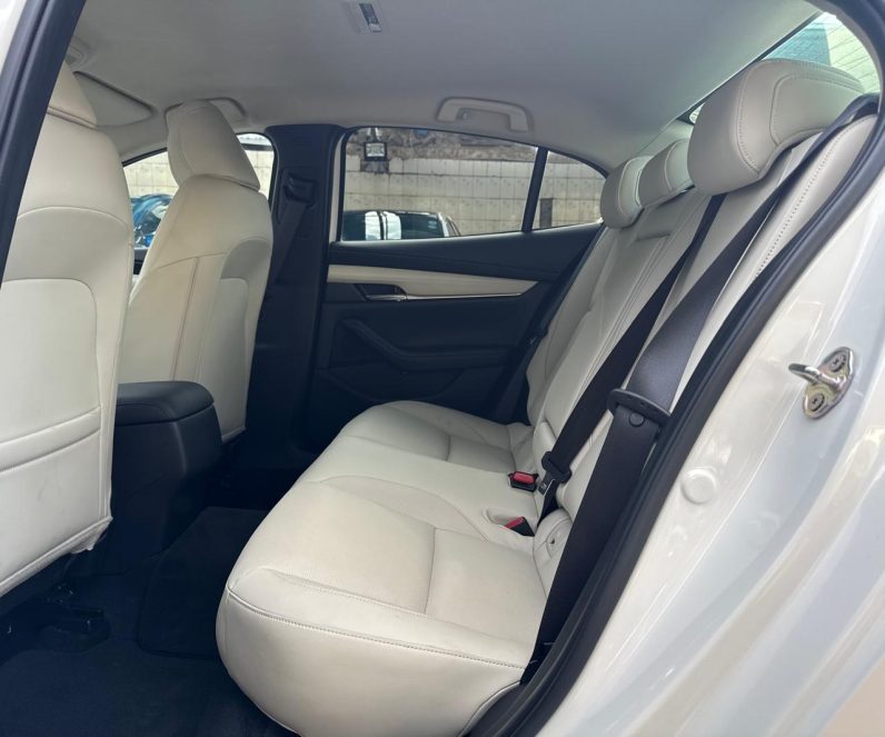 
								Mazda 3 full									