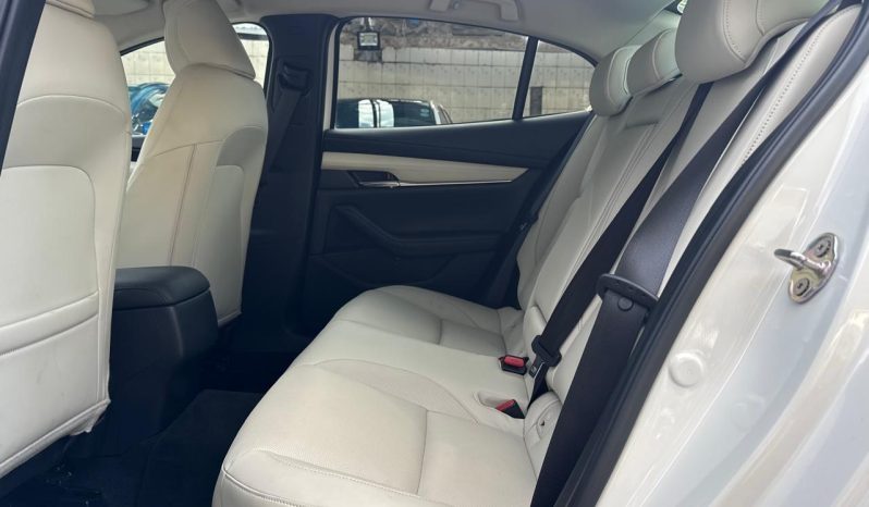 
								Mazda 3 full									