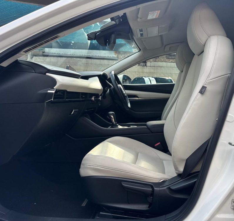 
								Mazda 3 full									