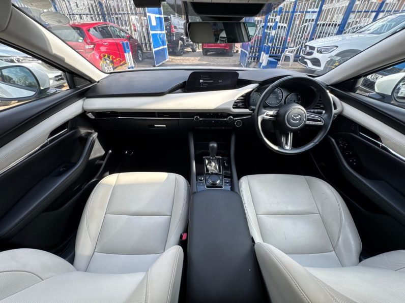 
								Mazda 3 full									