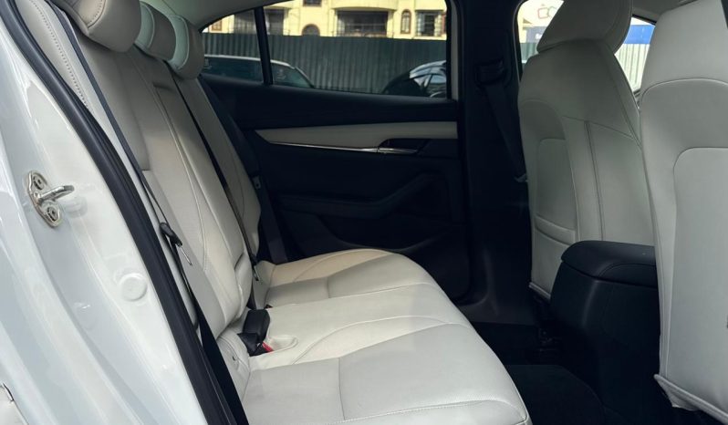 
								Mazda 3 full									