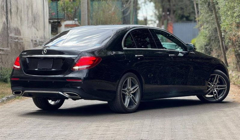 
								Mercedes Benz E250 full									
