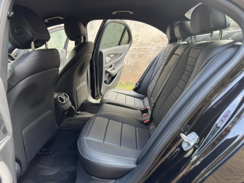 
								Mercedes Benz E250 full									