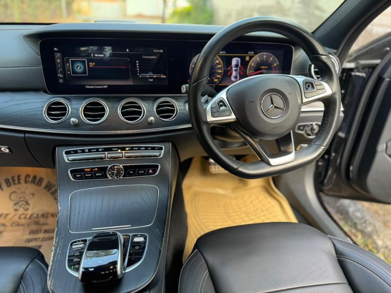 
								Mercedes Benz E250 full									