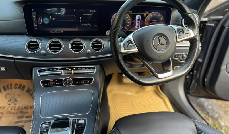 
								Mercedes Benz E250 full									