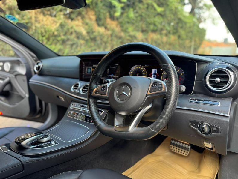 
								Mercedes Benz E250 full									