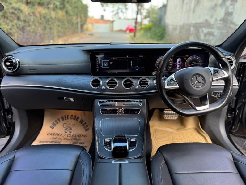 
								Mercedes Benz E250 full									