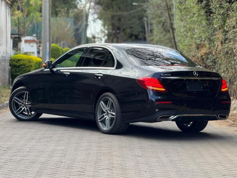 
								Mercedes Benz E250 full									