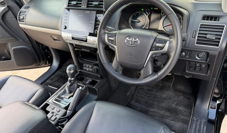 
								Toyota Land Cruiser Prado TXL full									