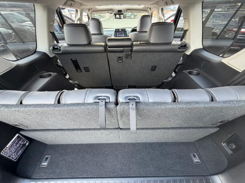 
								Toyota Land Cruiser Prado TXL full									