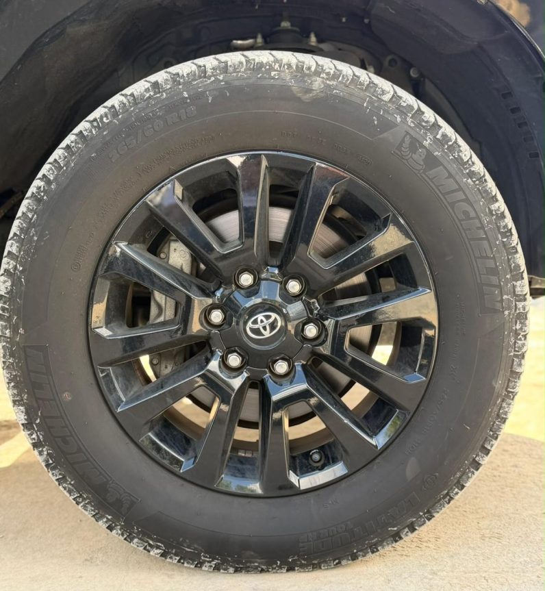 
								Toyota Land Cruiser Prado TXL full									