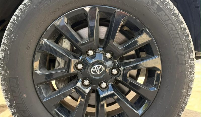 
								Toyota Land Cruiser Prado TXL full									