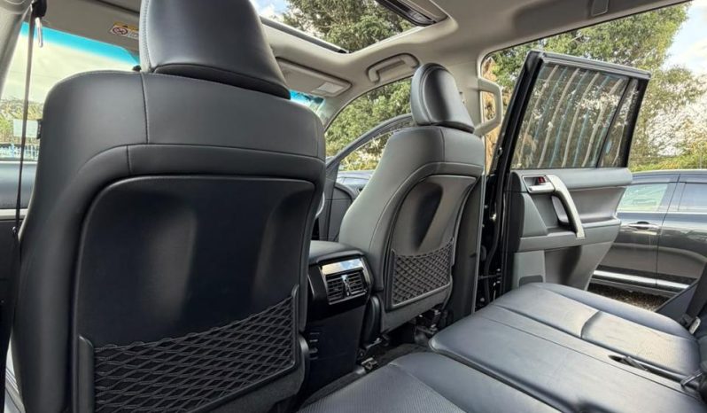 
								Toyota Land Cruiser Prado TXL full									