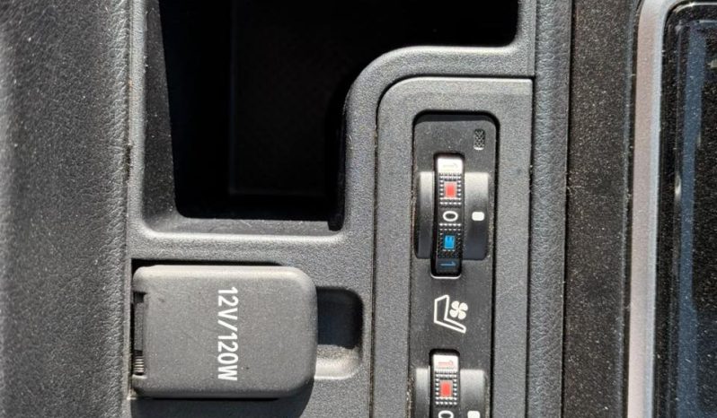 
								Toyota Land Cruiser Prado TXL full									