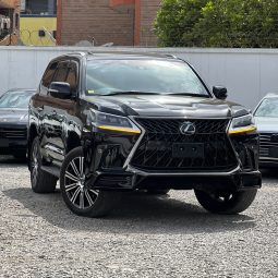 Lexus LX570