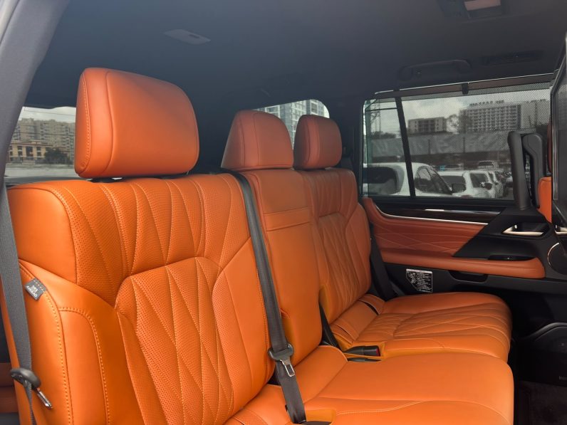 
								Lexus LX570 full									