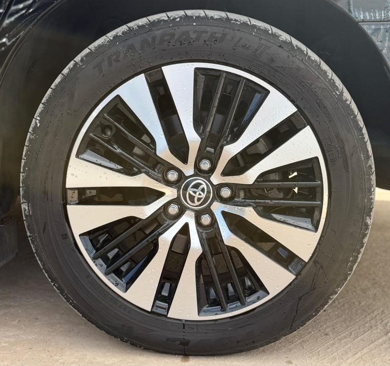 
								Toyota Alphard full									