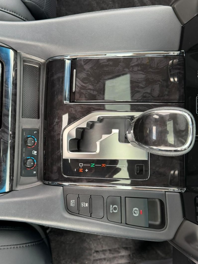 
								Toyota Alphard full									