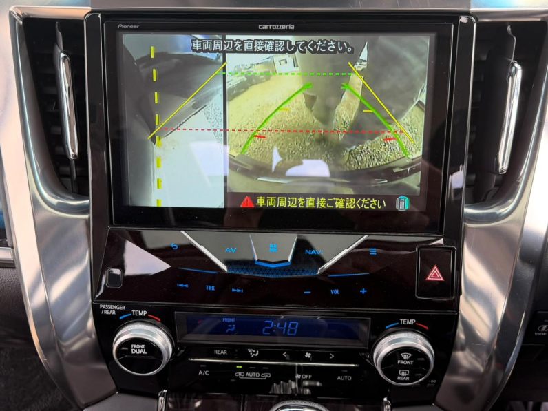 
								Toyota Alphard full									