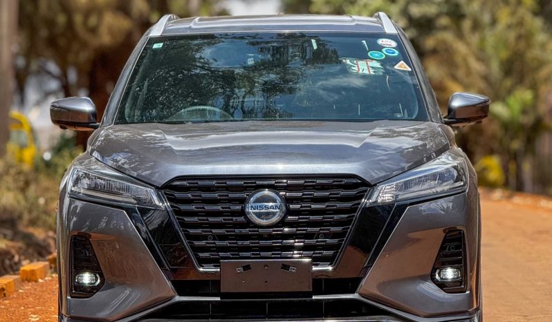 
								Nissan Kicks E-Power full									