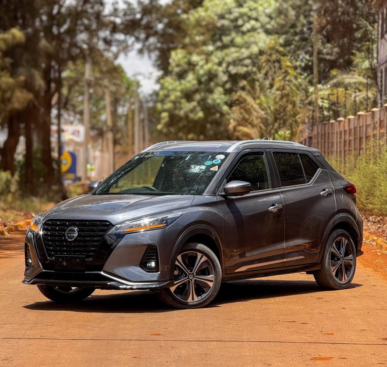 
								Nissan Kicks E-Power full									