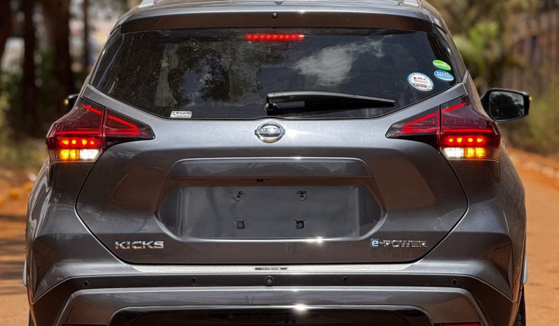 
								Nissan Kicks E-Power full									