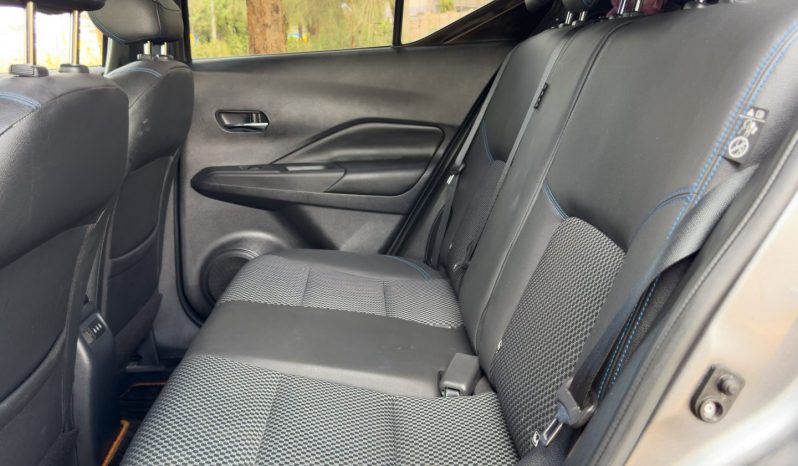 
								Nissan Kicks E-Power full									