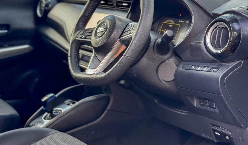 
								Nissan Kicks E-Power full									