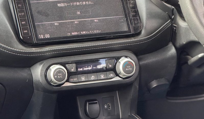 
								Nissan Kicks E-Power full									