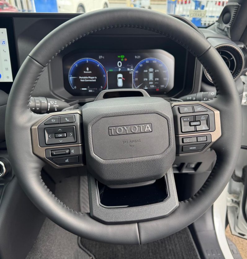 
								Toyota Land Cruiser Prado J250 full									