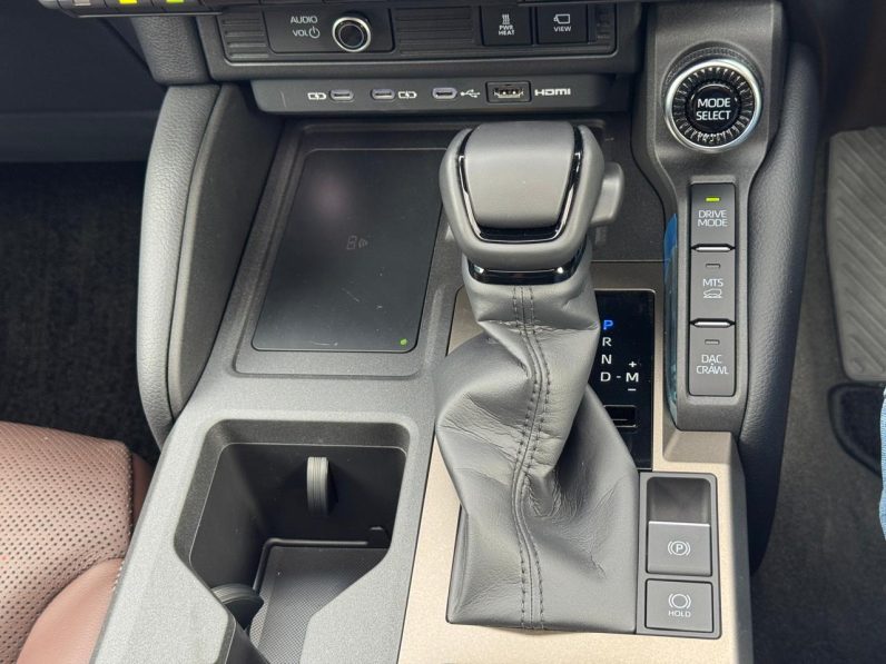
								Toyota Land Cruiser Prado J250 full									