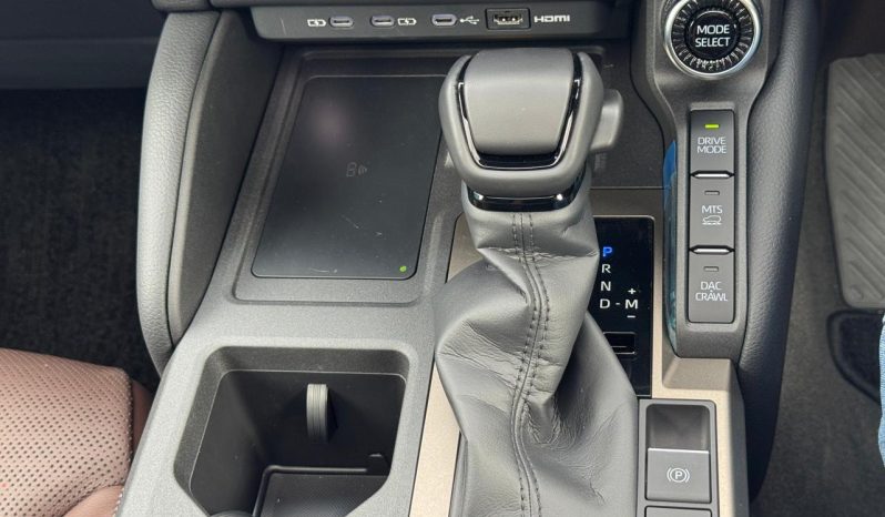 
								Toyota Land Cruiser Prado J250 full									
