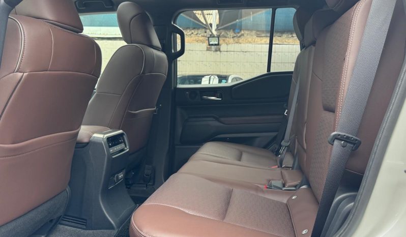 
								Toyota Land Cruiser Prado J250 full									
