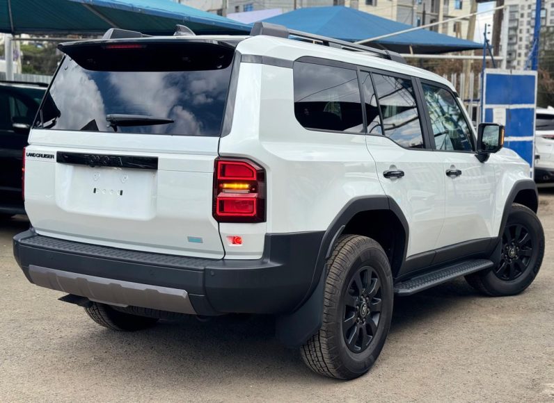 
								Toyota Land Cruiser Prado J250 full									