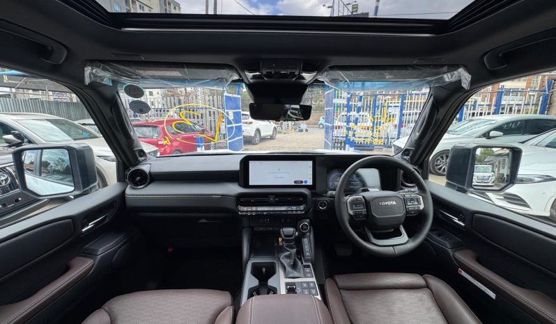 
								Toyota Land Cruiser Prado J250 full									