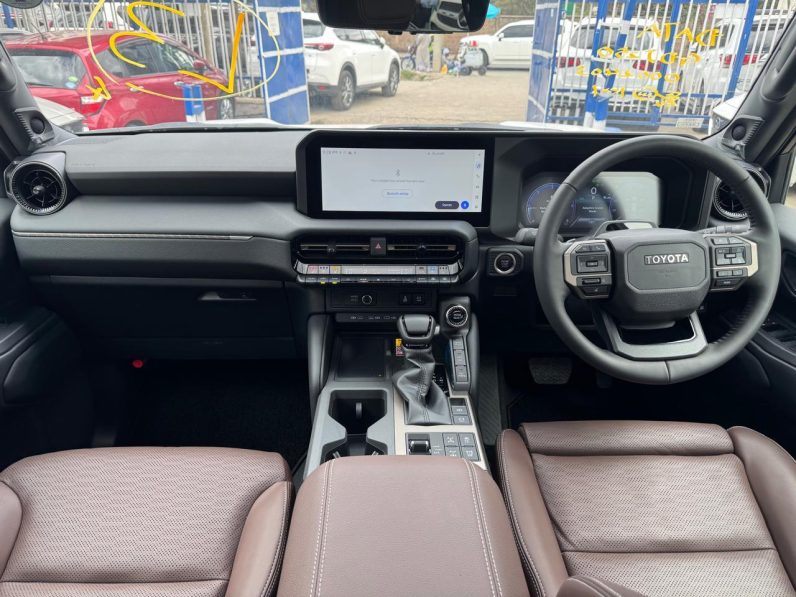 
								Toyota Land Cruiser Prado J250 full									