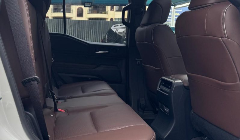 
								Toyota Land Cruiser Prado J250 full									