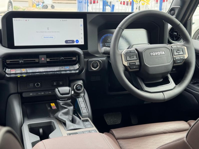 
								Toyota Land Cruiser Prado J250 full									